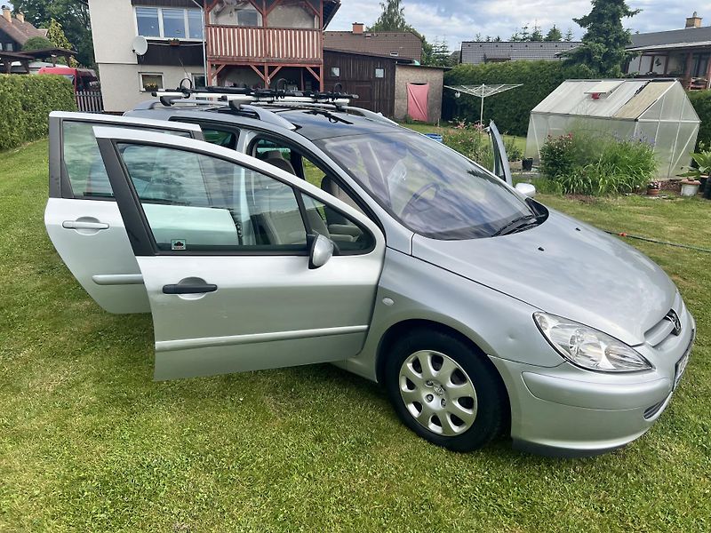 Peugeot 307 2.0HDI 66KW,PANORAMA,TZ,1MAJDR - fotka 33 z 46