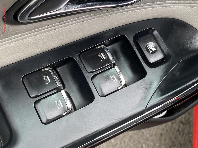 Kia Ceed (2017) 1.6GDi, ČR, AC, kamera - fotka 11 z 19