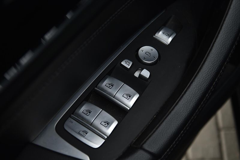 BMW X3 xDrive 20d xLine 1.MAJITEL ČR - fotka 30 z 30