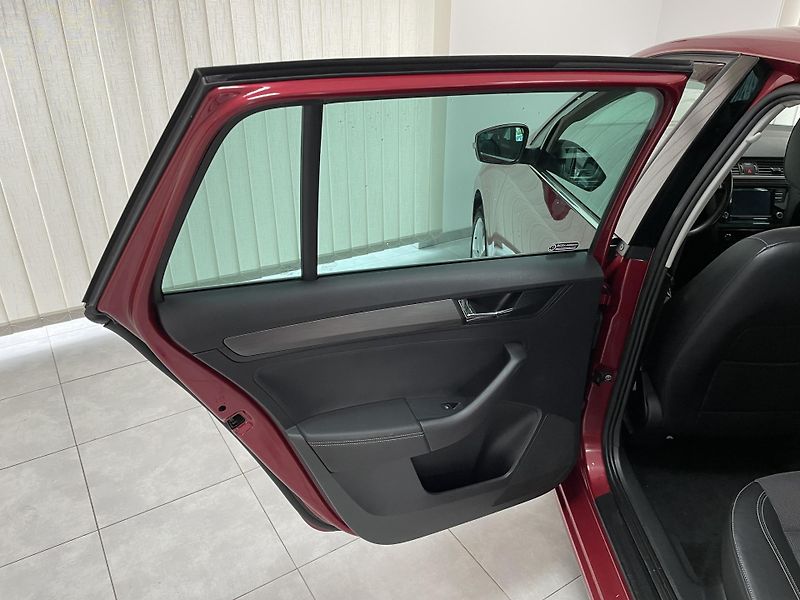 Škoda Rapid 1.0 TSi Spaceback REZERVACE  - fotka 17 z 27