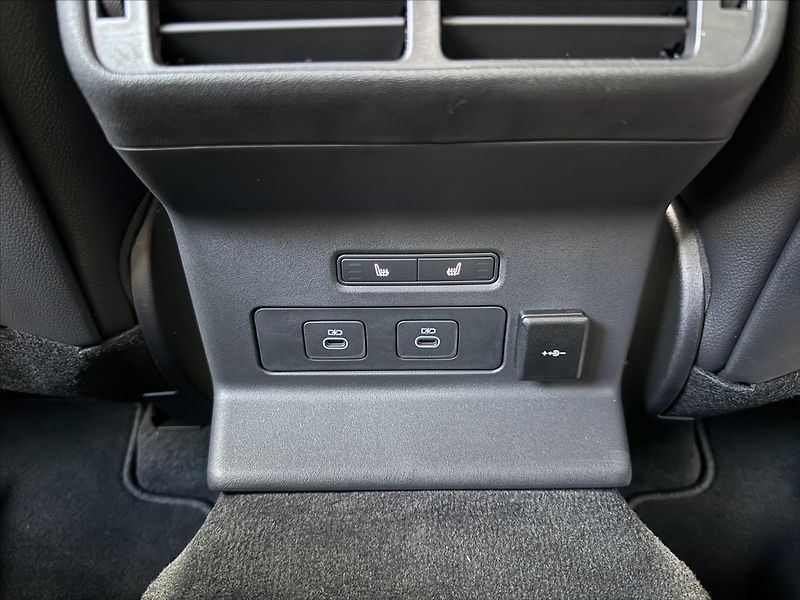 Land Rover Range Rover Velar (2026) 2,0 S D200 - fotka 18 z 20
