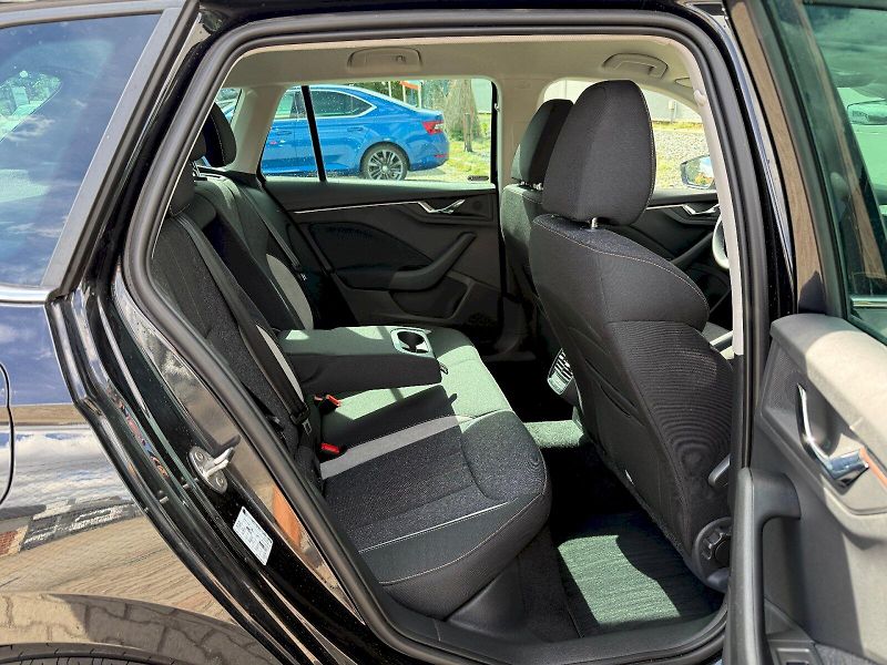 Škoda Kamiq (2025) 1.0 TSI 85 kW TopSelection - fotka 23 z 24