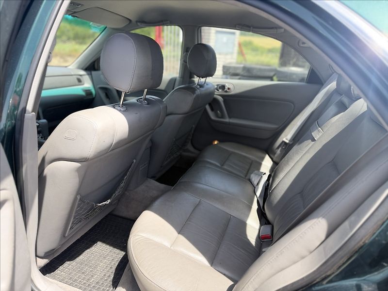 Mazda Xedos 2,5 V6 120kW automat - fotka 15 z 26