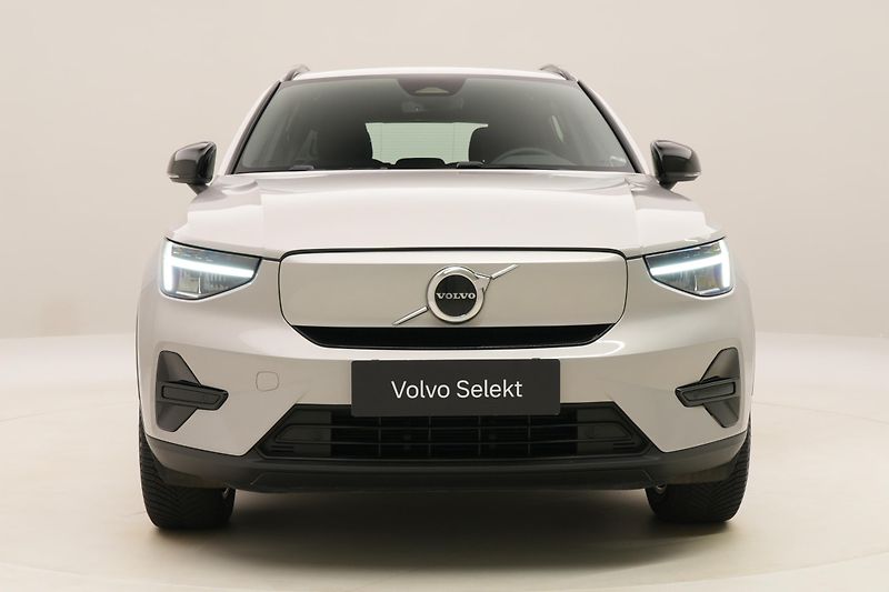 Volvo XC40 PURE ELECTRIC RECHARGE PLUS CZ - fotka 16 z 52