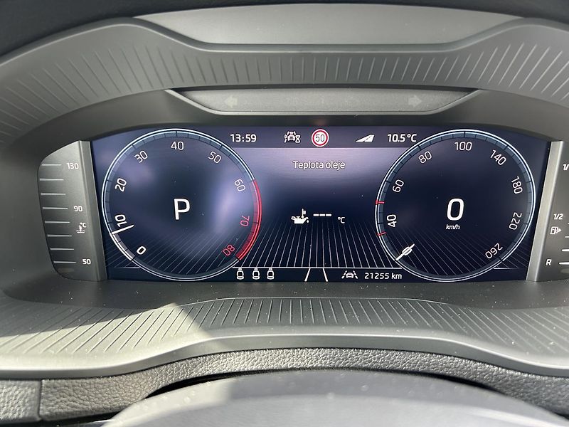 Škoda Karoq 1.5 TSI Top selection - fotka 15 z 28