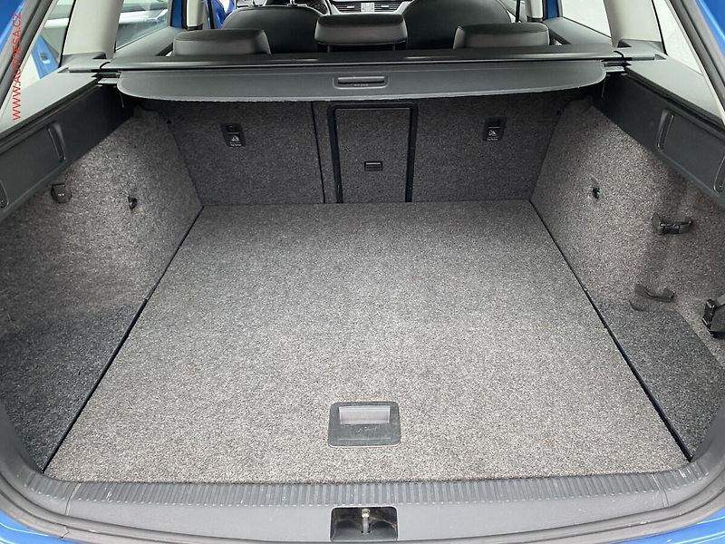 Škoda Octavia (2013) 2.0 TDi 4x4, Elegance, park - fotka 8 z 18