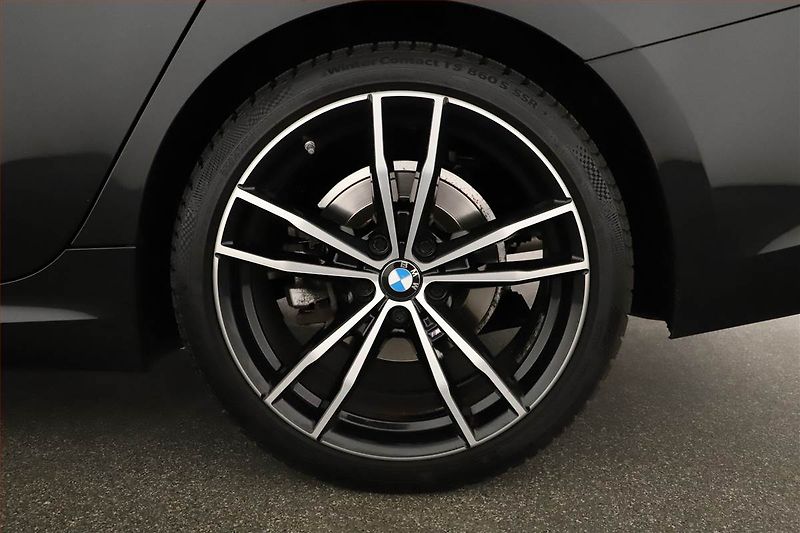 BMW Řada 3 (2020) 320 d xDrive - fotka 20 z 20