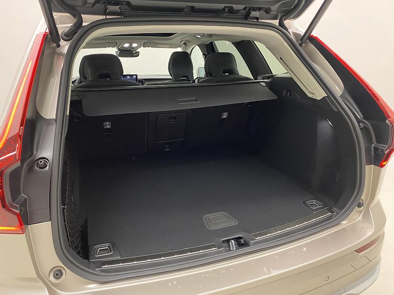 Volvo XC60 B5 AWD BRIGHT ULTRA AUT CZ - fotka 6 z 60