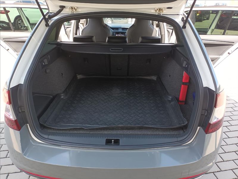 Škoda Octavia 2,0 TDI,RS,NAVIGACE,KLIMA,AUT. - fotka 25 z 49