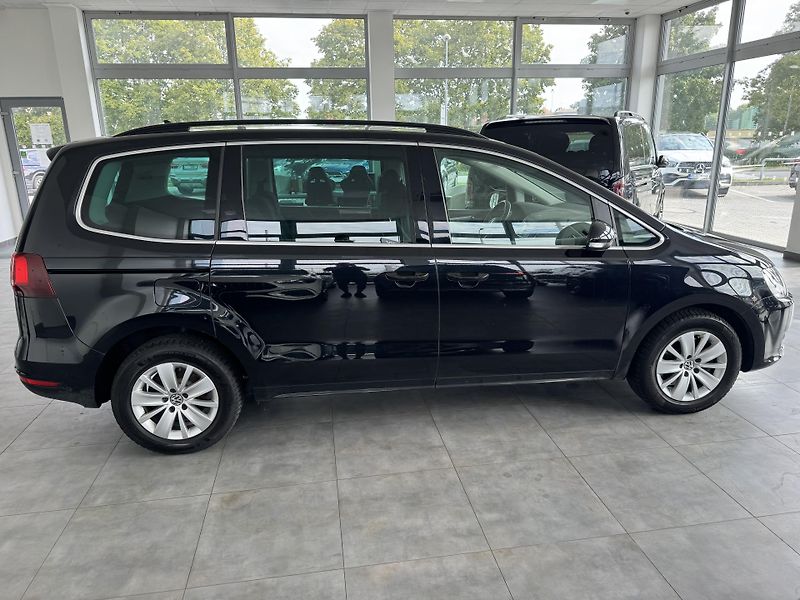 Volkswagen Sharan (2017) 2,0TDi DSG 4x4 7.MÍST NAVI - fotka 7 z 16