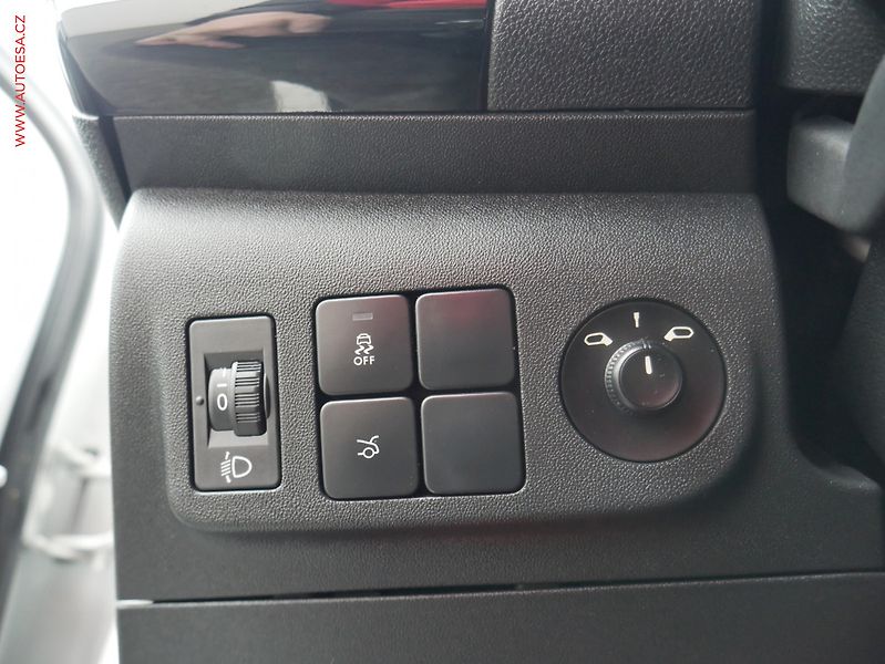 Peugeot 301 (2016) 1.6 HDi, ČR, Active, park - fotka 11 z 17