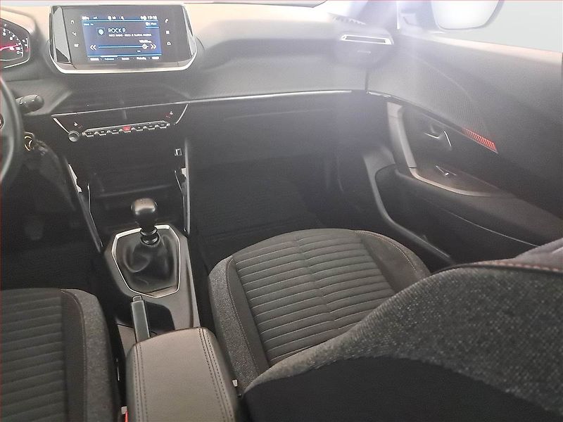 Peugeot 2008 (2021) 1.2 PureTech, Serv.kniha - fotka 8 z 23