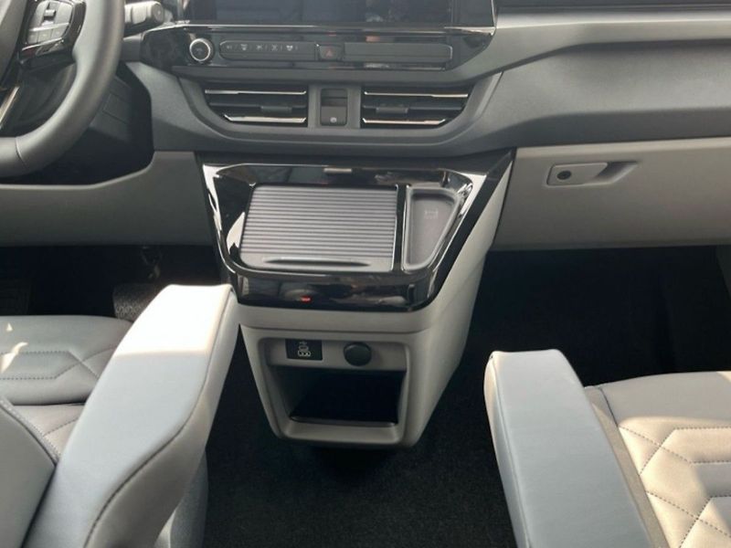 Ford Tourneo Custom 2.0i,171KW,CZ,DPH,1.MAJ - fotka 11 z 30
