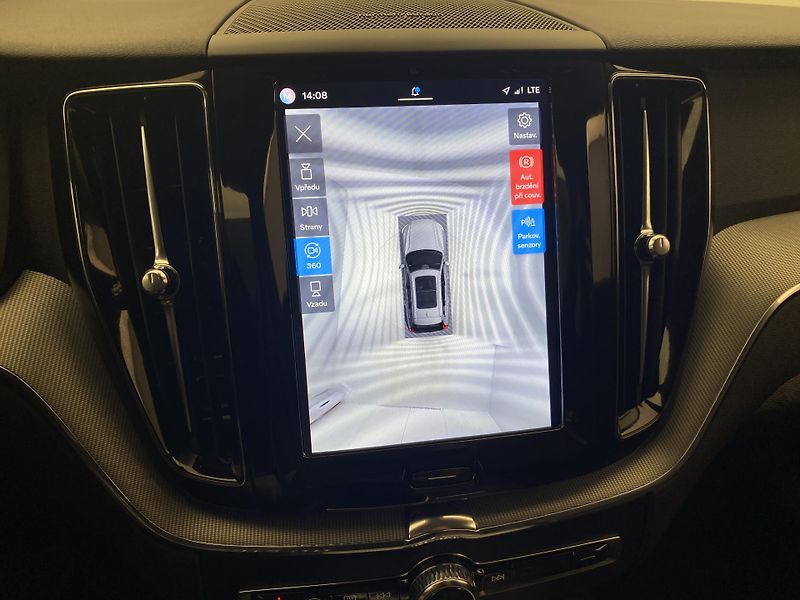 Volvo XC60 B5 AWD DARK PLUS AUT - fotka 51 z 53