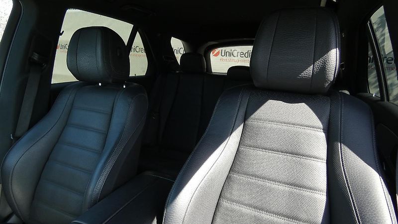 Mercedes-Benz GLE 300d 4Matic - fotka 7 z 26