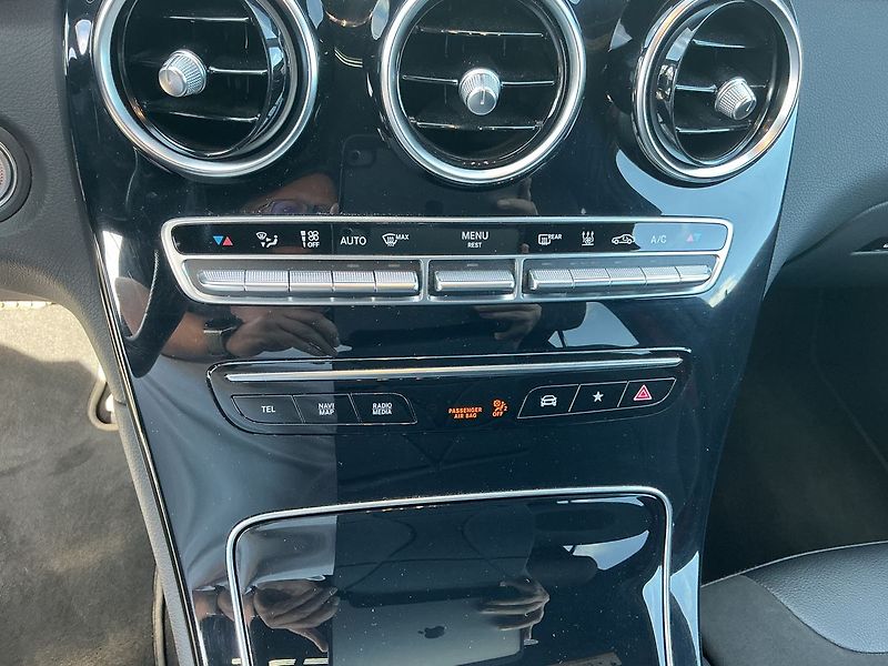 Mercedes-Benz GLC 220 d AMG 4MATIC kupé - fotka 11 z 28
