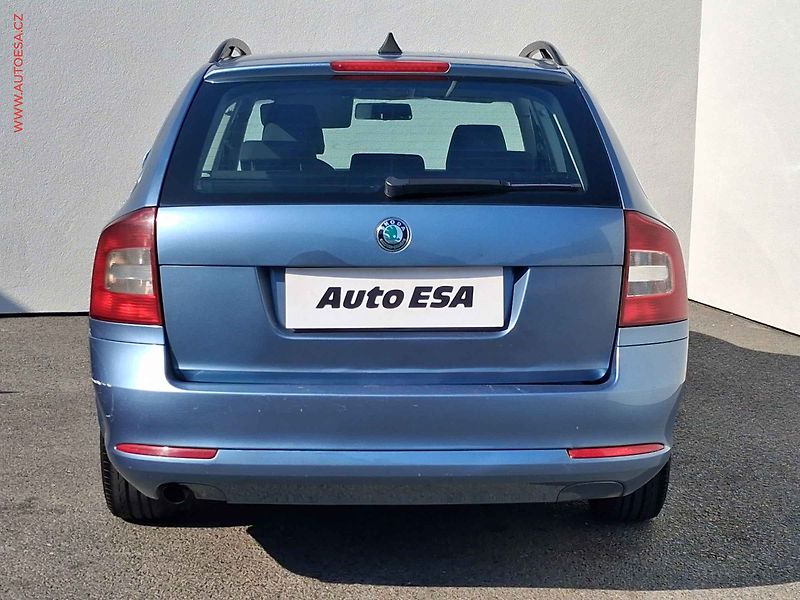 Škoda Octavia (2012) 1.6 TDI, ČR, AC, temp, tažné - fotka 5 z 16