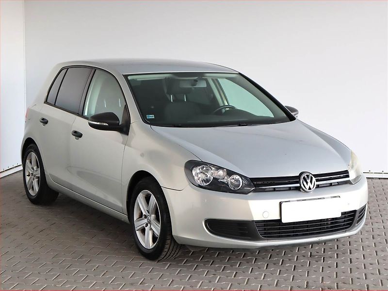 Volkswagen Golf (2011) 1.6 TDI, Automat, Tempomat - fotka 1 z 16