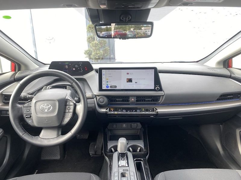 Toyota Prius 2.0Plug-in, ČR-1.maj, Prestige - fotka 12 z 36