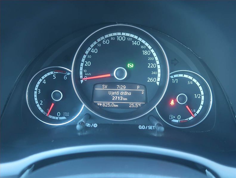 Volkswagen Beetle (2013) 1.6 TDI, Automat, Serv.kniha - fotka 11 z 16
