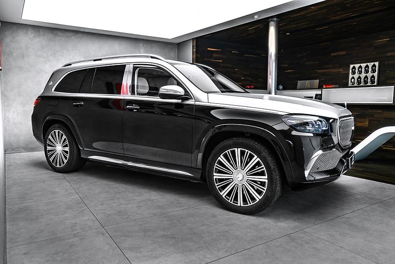 Mercedes-Benz GLS 4MATIC MAYBACH - fotka 4 z 30