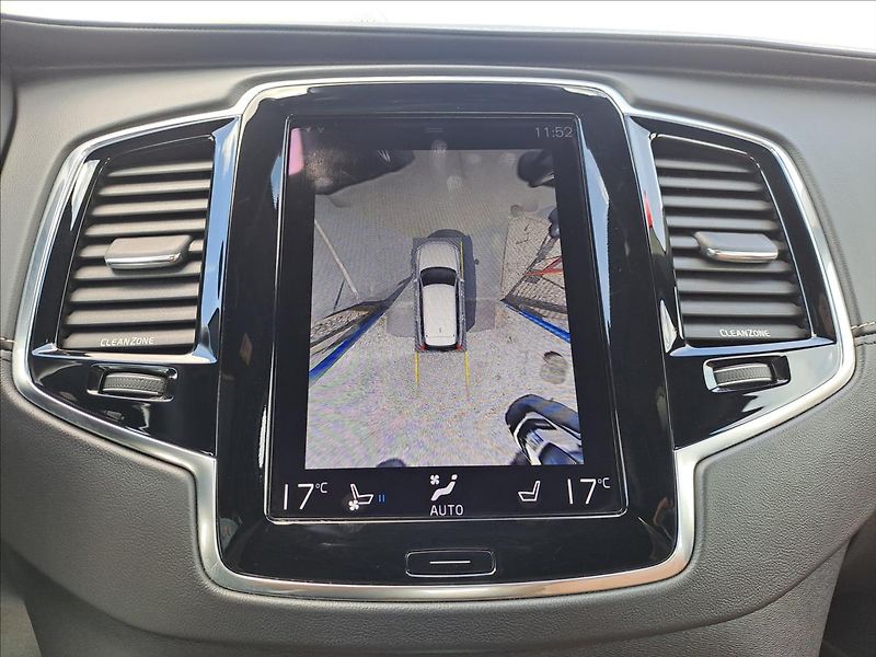 Volvo XC90 2,0 D5 AWD FIRST EDITION - fotka 21 z 24