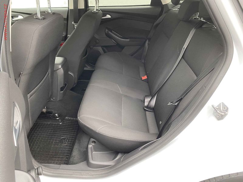 Ford Focus (2020) 1.5TDCi, Navi, park.čidla - fotka 10 z 18