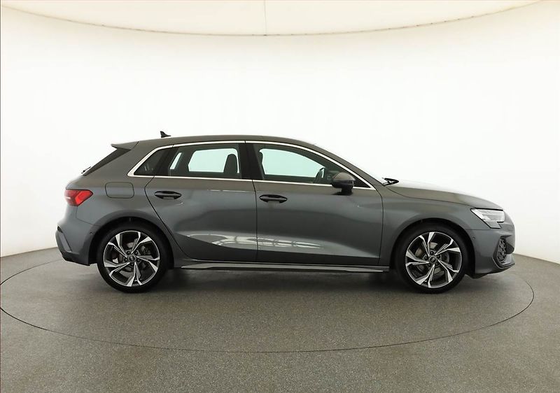 Audi A3 (2024) 35 TFSI - fotka 6 z 21