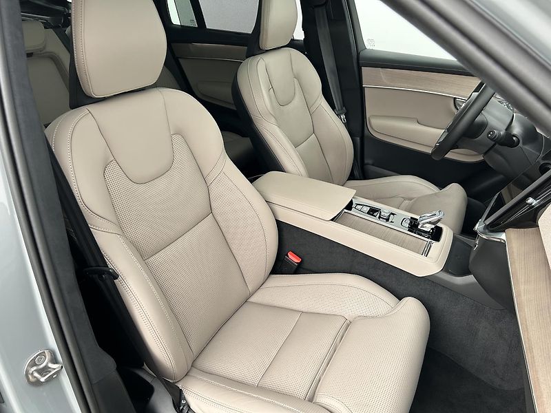 Volvo XC90 2.0 T8 AWD 4x4 ULTRA DARK - fotka 13 z 33