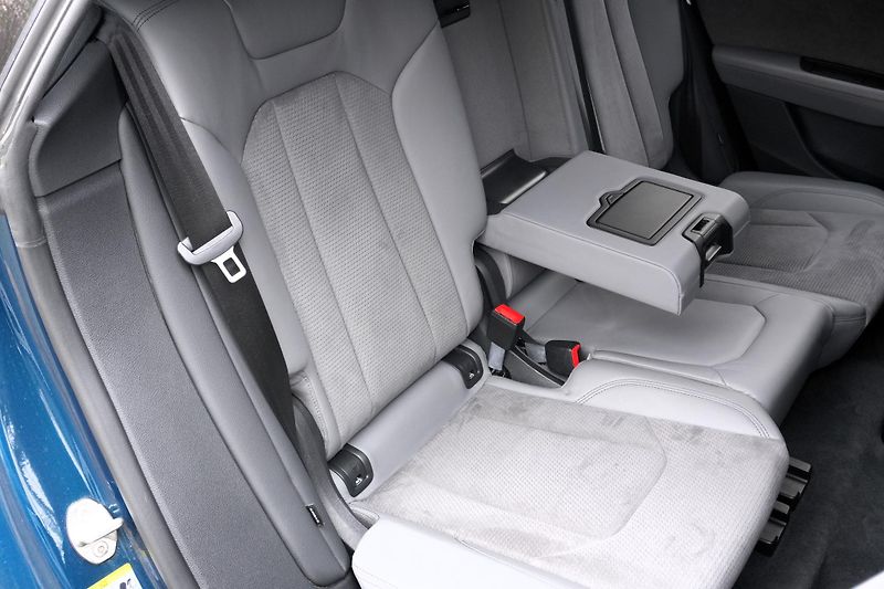 Audi SQ8 4.0 TFSI, ČR, Tažné, Matrix - fotka 42 z 44