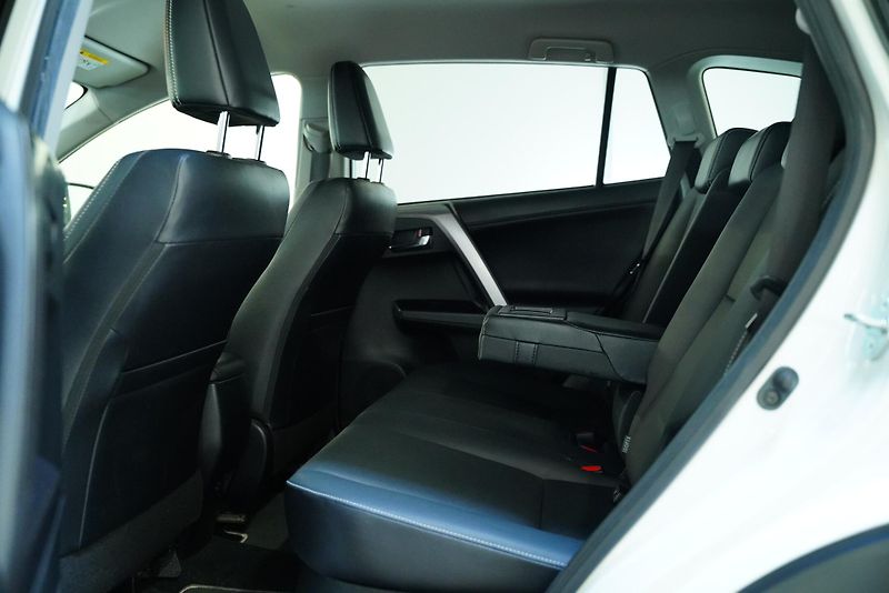 Toyota RAV4 - fotka 28 z 30
