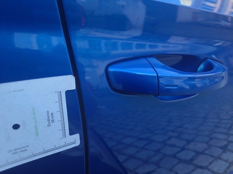 Škoda Superb Combi 2.0 TDI DSG - fotka 47 z 69