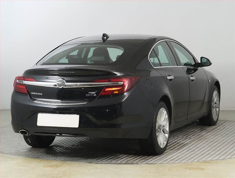 Opel Insignia (2017) 2.0 CDTI, 4X4, Automat - fotka 5 z 21