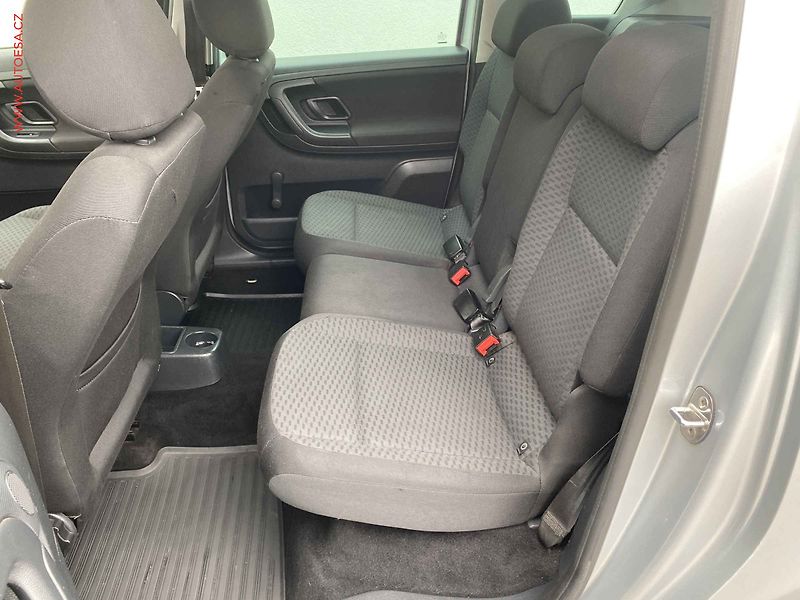Škoda Roomster (2015) 1.2 TSi, ČR, Ambition, zmk. - fotka 10 z 17