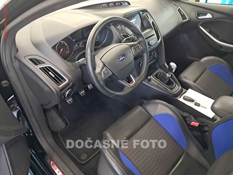 Ford Focus (2017) 2.0i, navi, xenon - fotka 3 z 3