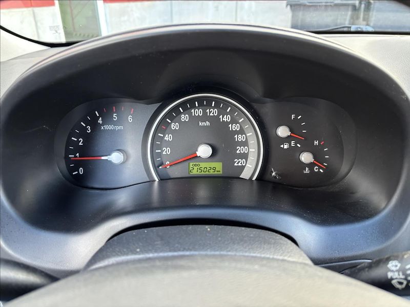 Kia Carnival 2,9 CRDi 136kW 7 Míst - fotka 30 z 43