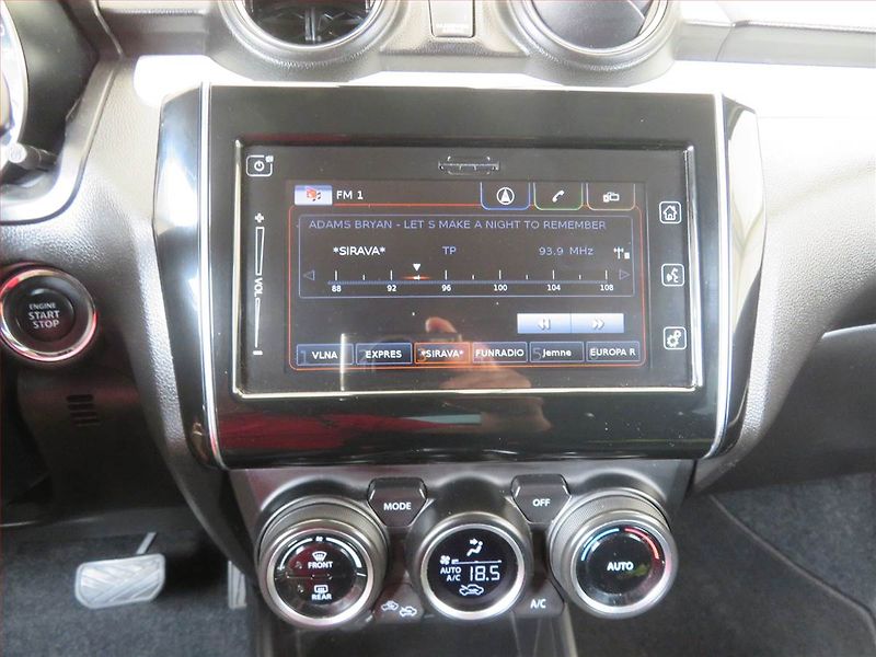 Suzuki Swift (2019) 1.2 DualJet, Automat - fotka 12 z 19