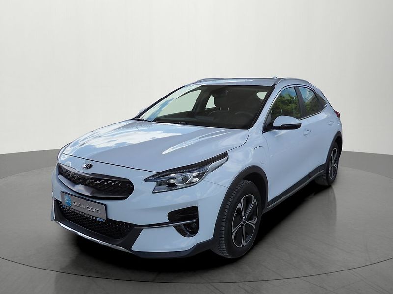 Kia Ceed 1.6GDI PHEV Comfort Tažné - fotka 1 z 36