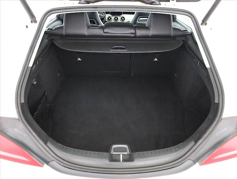 Mercedes-Benz CLA (2015) 180, Automat, Kůže, Navi - fotka 17 z 18