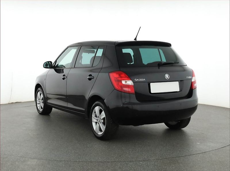 Škoda Fabia (2014) Ambiente 1.2 TSI, Serv.kniha - fotka 4 z 17