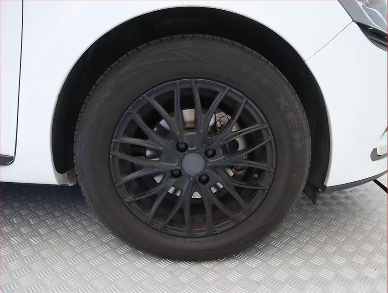 Renault Clio (2018) 1.2 16V, Tempomat - fotka 15 z 17