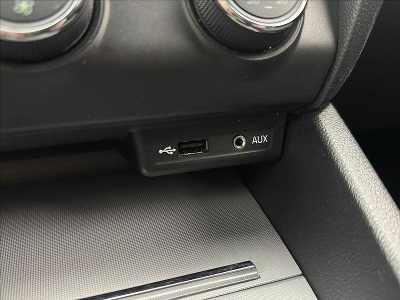 Škoda Octavia 1,4 i 81kW DSG VÝHŘEV DPH ČR - fotka 16 z 27