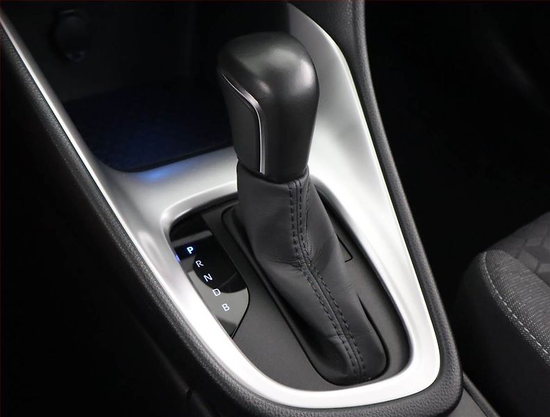 Toyota Yaris (2022) 1.5 VVT-i Hybrid, Automat, ČR - fotka 13 z 22