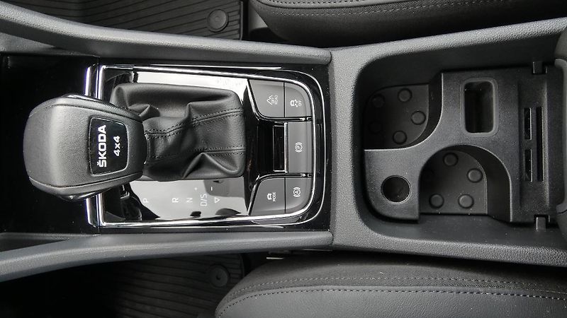 Škoda Kodiaq 2.0 TDI L&K 4x4 DSG - fotka 18 z 26