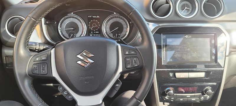 Suzuki Vitara (2018) 1,4 103kW DSG 4×4 BoosterJet - fotka 33 z 55