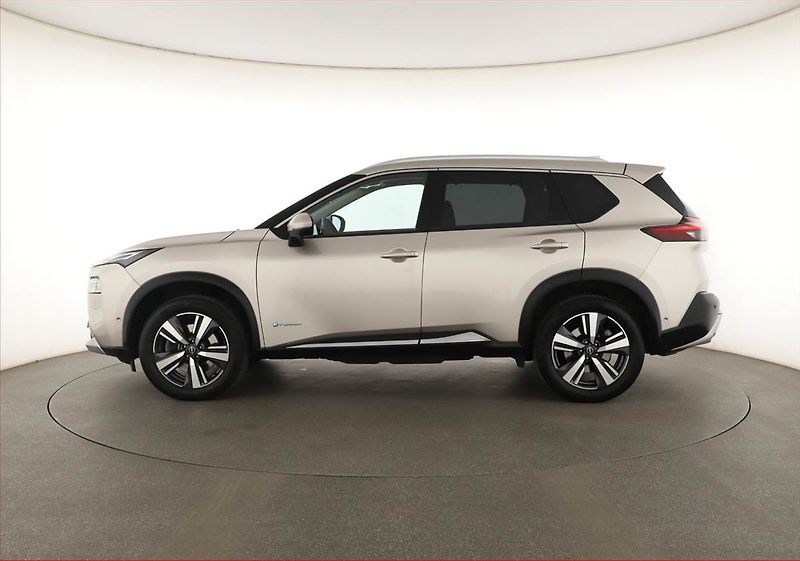 Nissan X-Trail (2024) 1.5 VC-T e-4orce - fotka 3 z 21