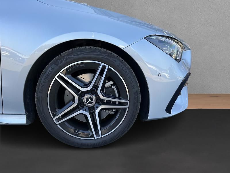 Mercedes-Benz CLA Shooting Brake 200 d Shooting - fotka 9 z 18