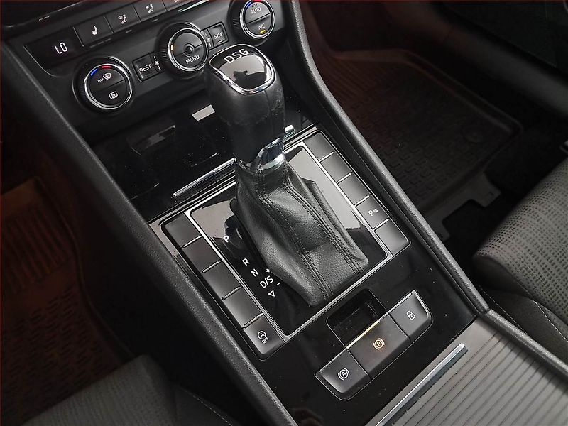 Škoda Superb (2016) Ambition 1.6 TDI, Automat - fotka 16 z 20