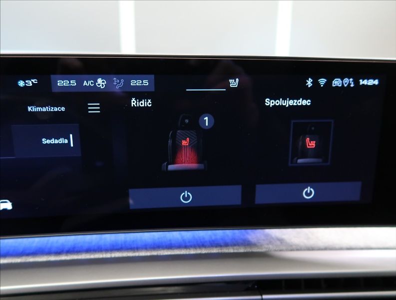 Peugeot 3008 1,2 ALLURE Hybrid 145 e-DCS6 - fotka 21 z 27