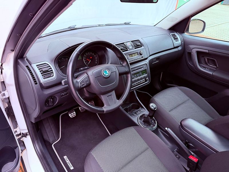 Škoda Roomster 1.2 TSi Scout, Pano, Serviska - fotka 14 z 23
